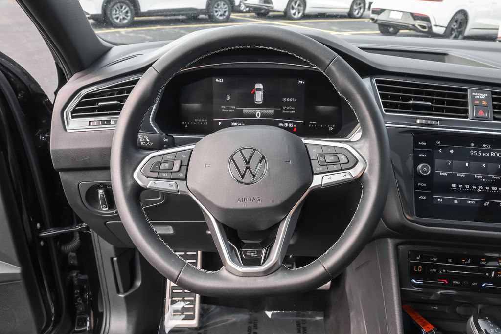 Used 2023 Volkswagen Tiguan SE R-Line FWD image 20
