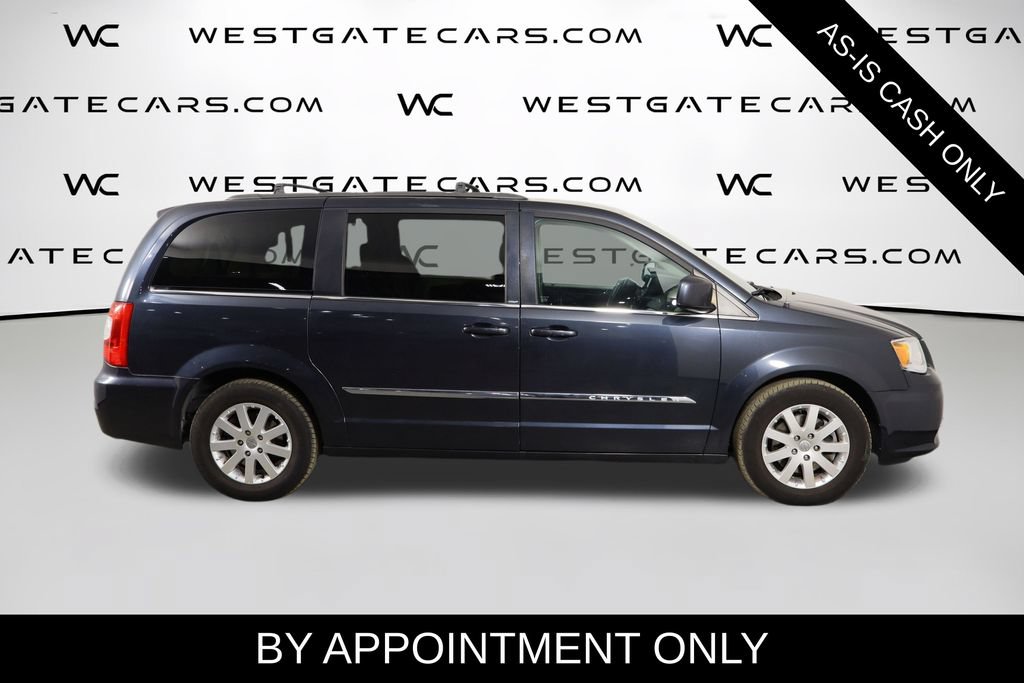Used 2014 Chrysler Town & Country Touring FWD image 32