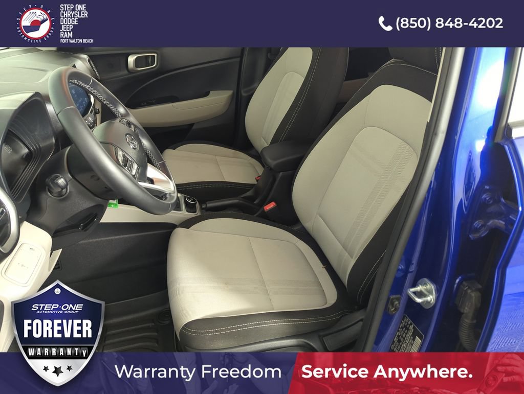 Used 2023 Hyundai Venue SEL FWD image 11