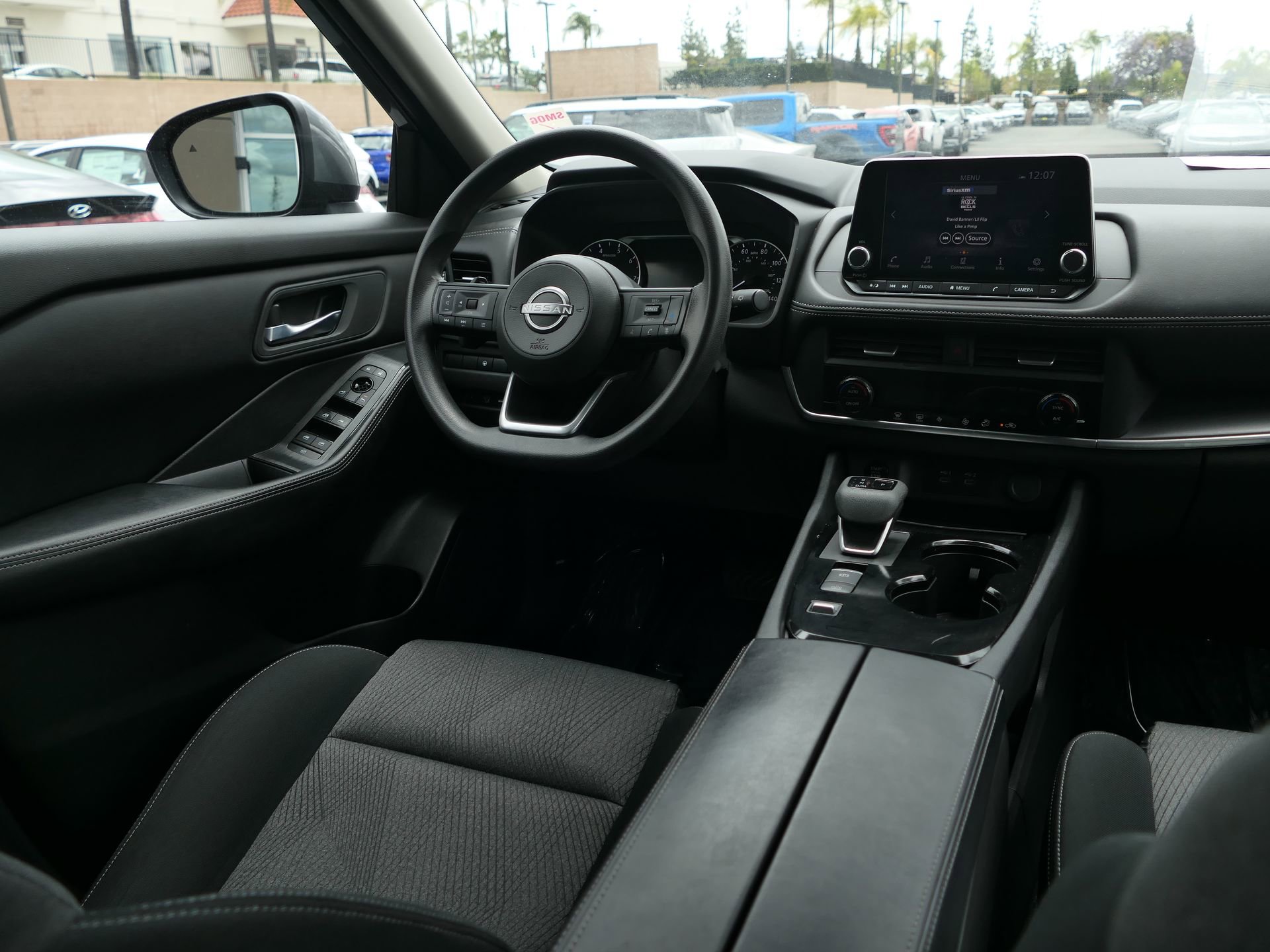 Used 2024 Nissan Rogue SV FWD image 24