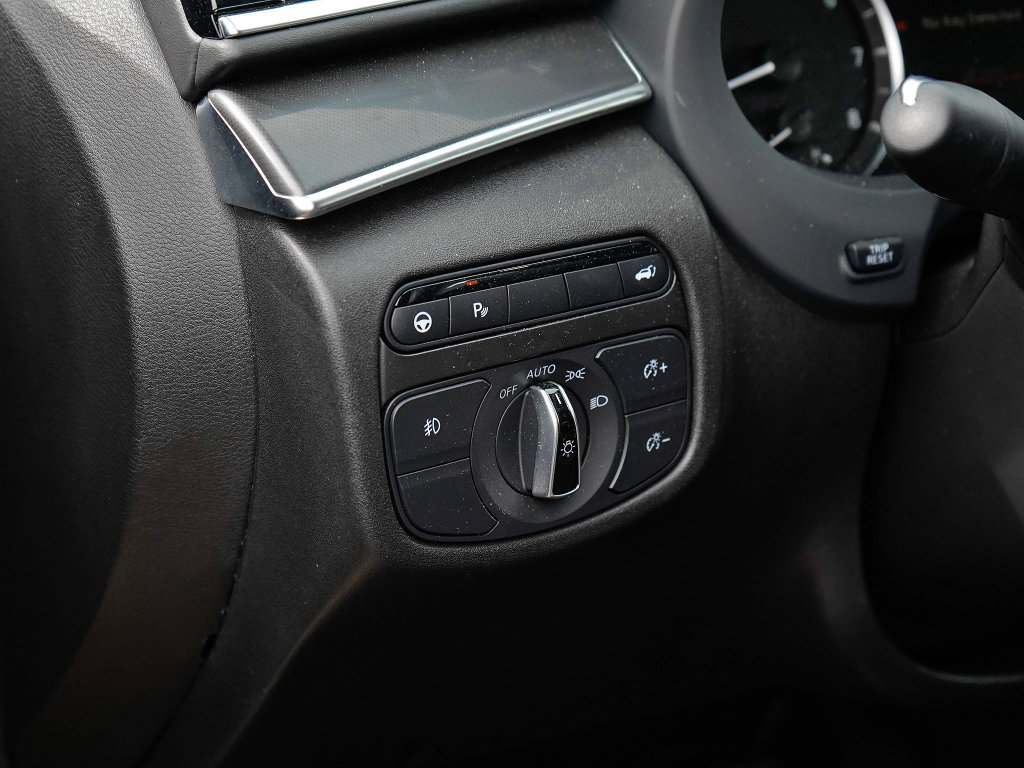 Used 2025 INFINITI QX55 Essential image 13