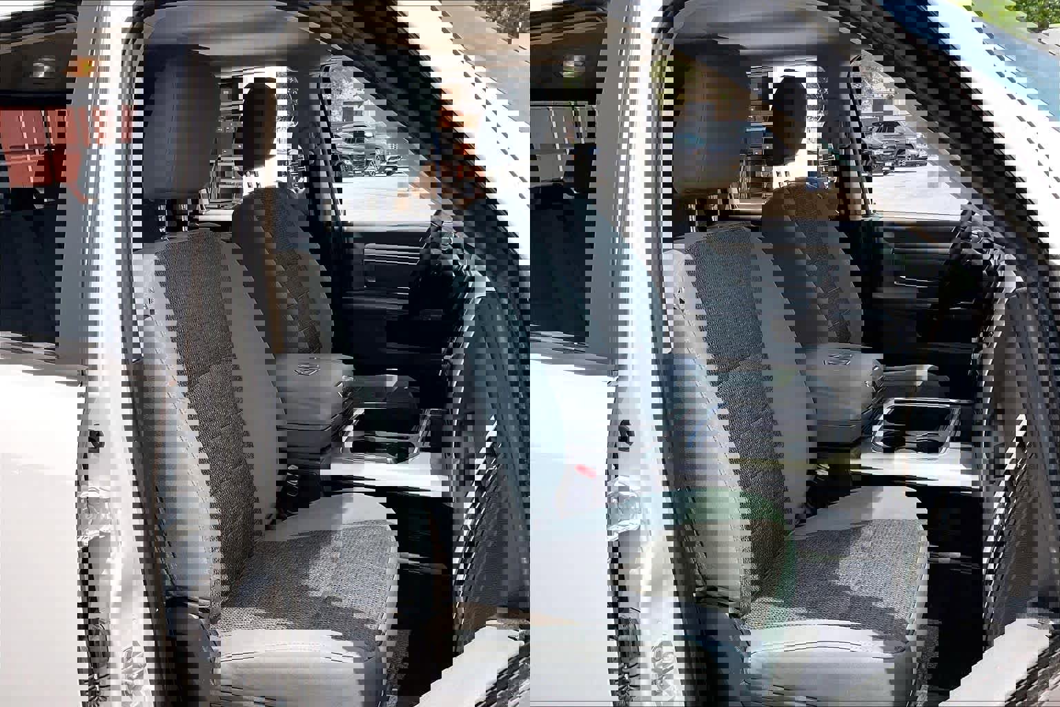 Used 2017 RAM 2500 Lone Star w/ Sport Appearance Group AWD/4WD image 9