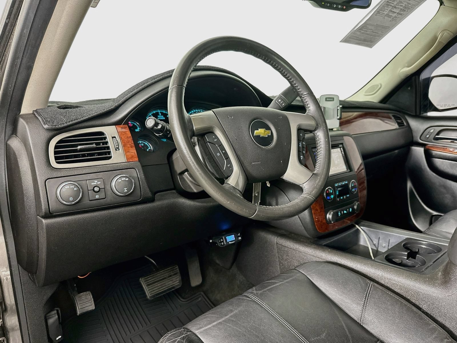 Used 2013 Chevrolet Tahoe LT w/ Luxury Package AWD/4WD image 10