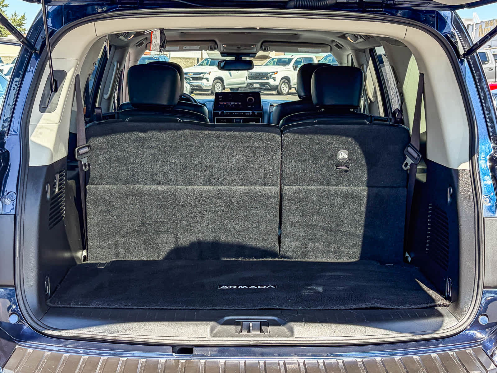 Used 2022 Nissan Armada SL w/ Captain's Chairs Package AWD/4WD image 25