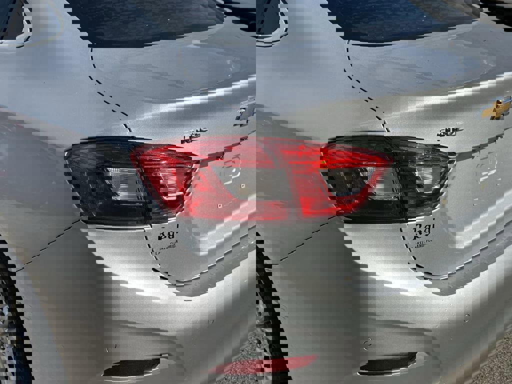 Used 2019 Chevrolet Cruze LT w/ Convenience Package image 11