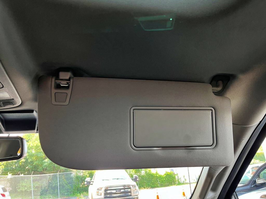 Used 2018 Ford F150 Lariat w/ Equipment Group 502A Luxury AWD/4WD image 31