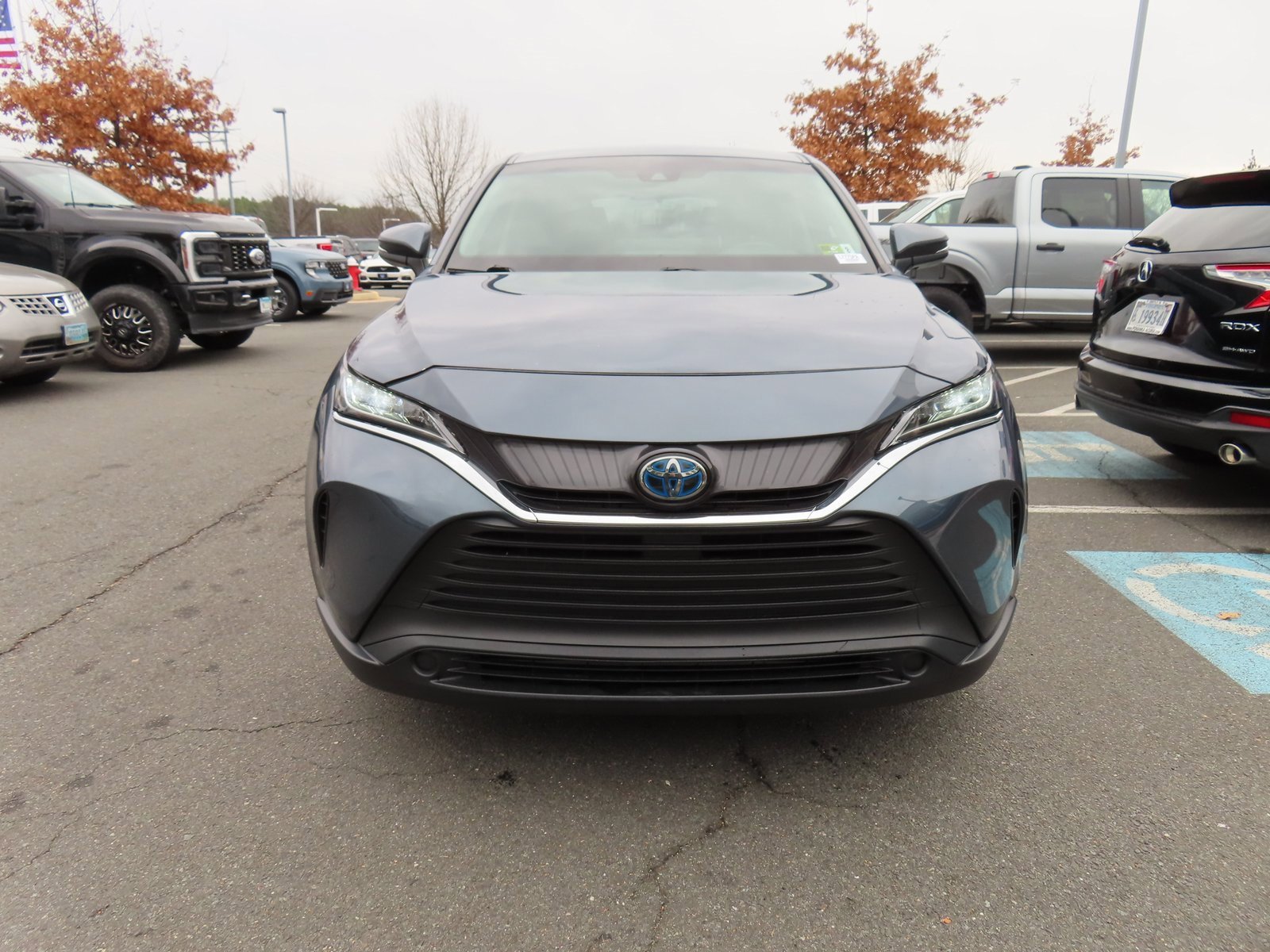 Used 2021 Toyota Venza LE w/ Carpet Mat Package (TMS) image 2