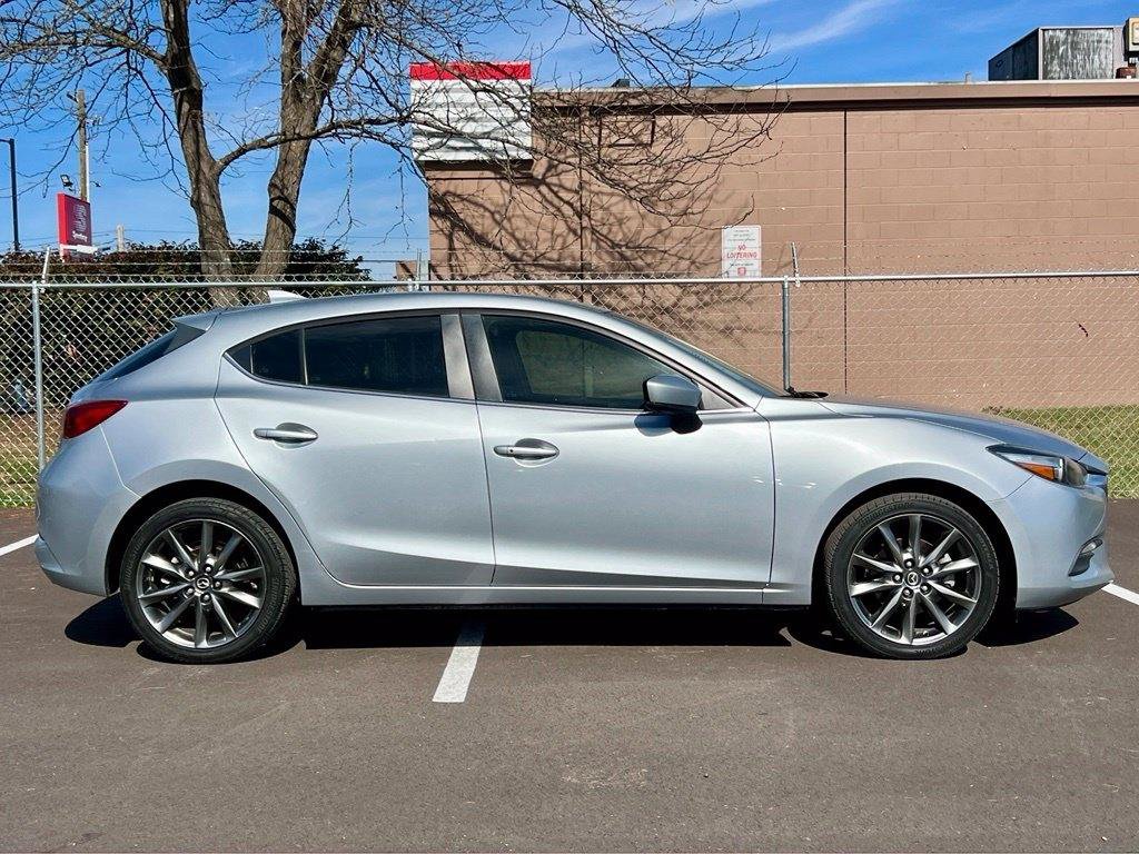 Used 2018 MAZDA MAZDA3 Touring FWD image 4