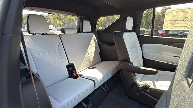 New 2026 Chevrolet Traverse High Country w/ LPO, Floor Liner Package image 38