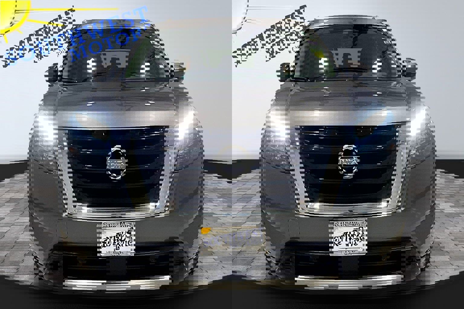 Used 2025 Nissan Pathfinder SL image 2