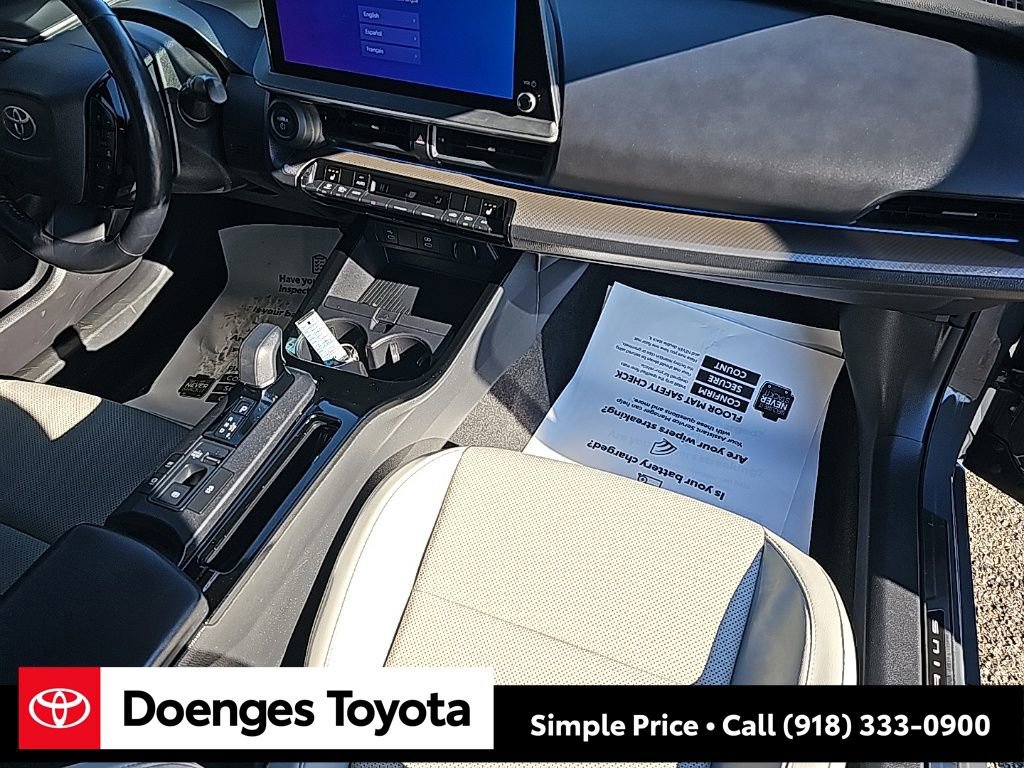 Used 2023 Toyota Prius XLE image 19