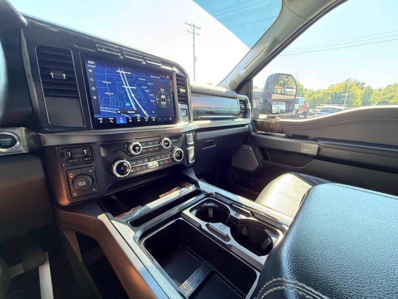Used 2023 Ford F250 Lariat w/ Sport Appearance Package AWD/4WD image 32