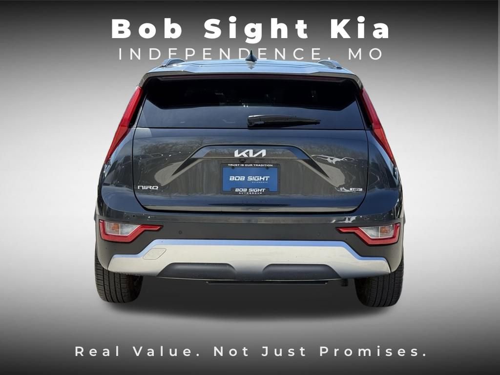 Used 2023 Kia Niro EX image 12