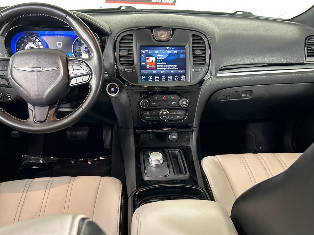 Used 2019 Chrysler 300 S image 18