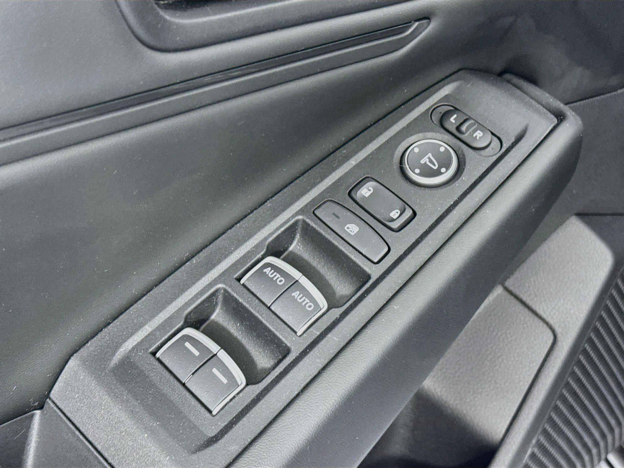Certified 2023 Honda Accord EX image 17