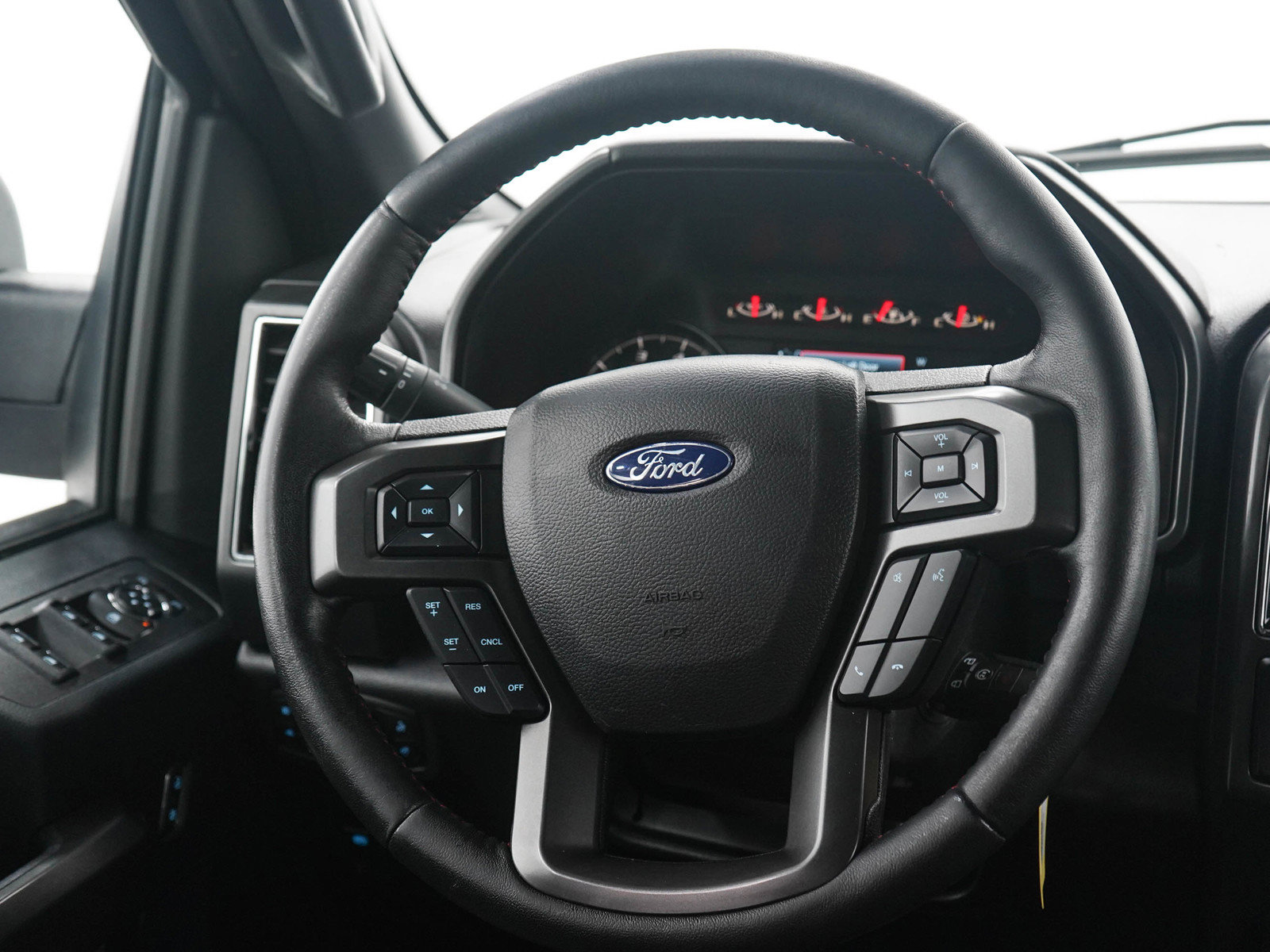 Used 2018 Ford F150 XLT w/ Equipment Group 302A Luxury AWD/4WD image 17