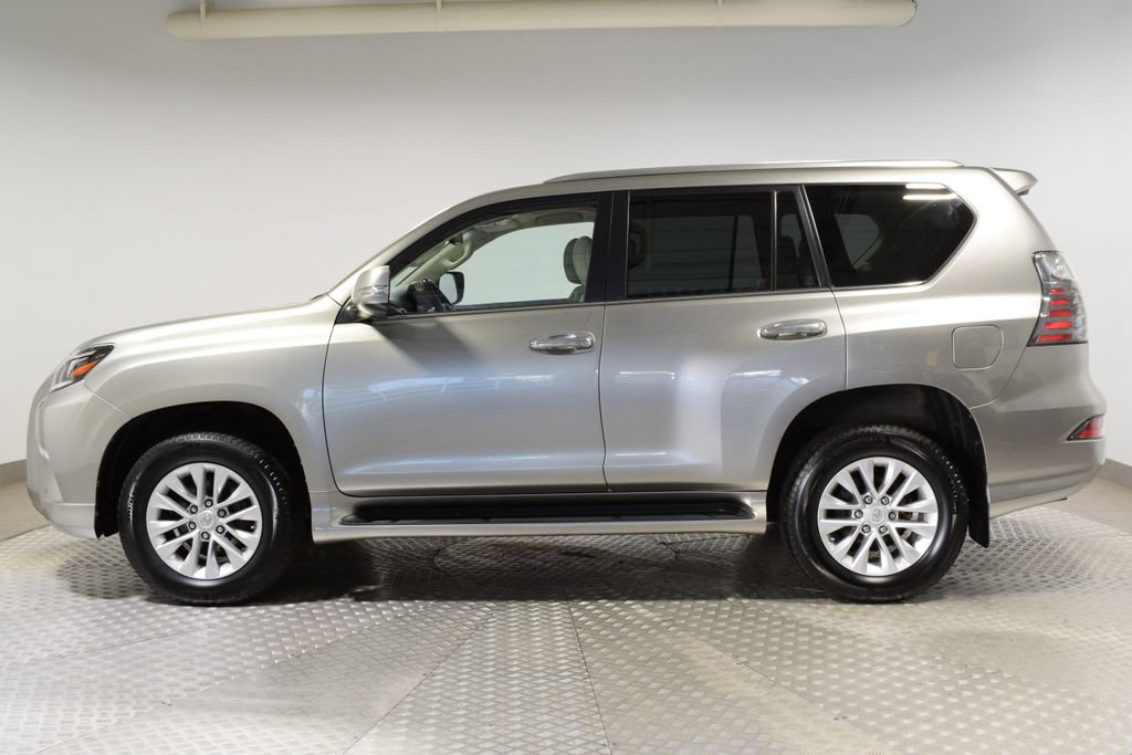 Used 2021 Lexus GX 460 Premium w/ Premium Package AWD/4WD image 2