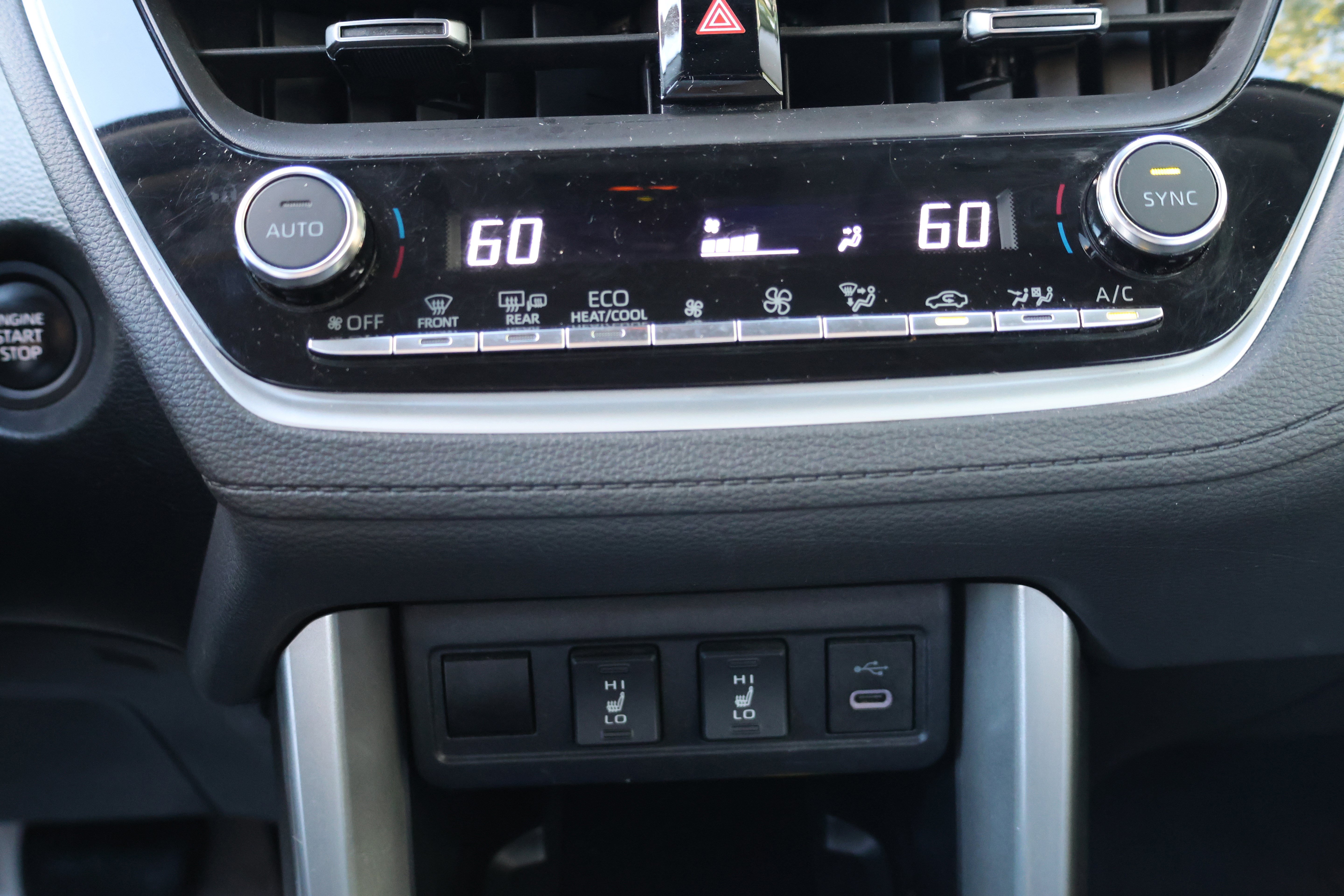 Certified 2024 Toyota Corolla Cross XLE FWD image 31