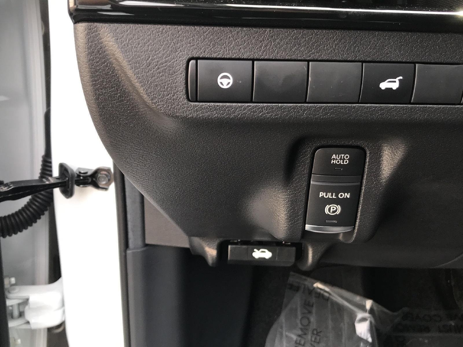 Used 2025 Nissan Murano SV AWD/4WD image 47