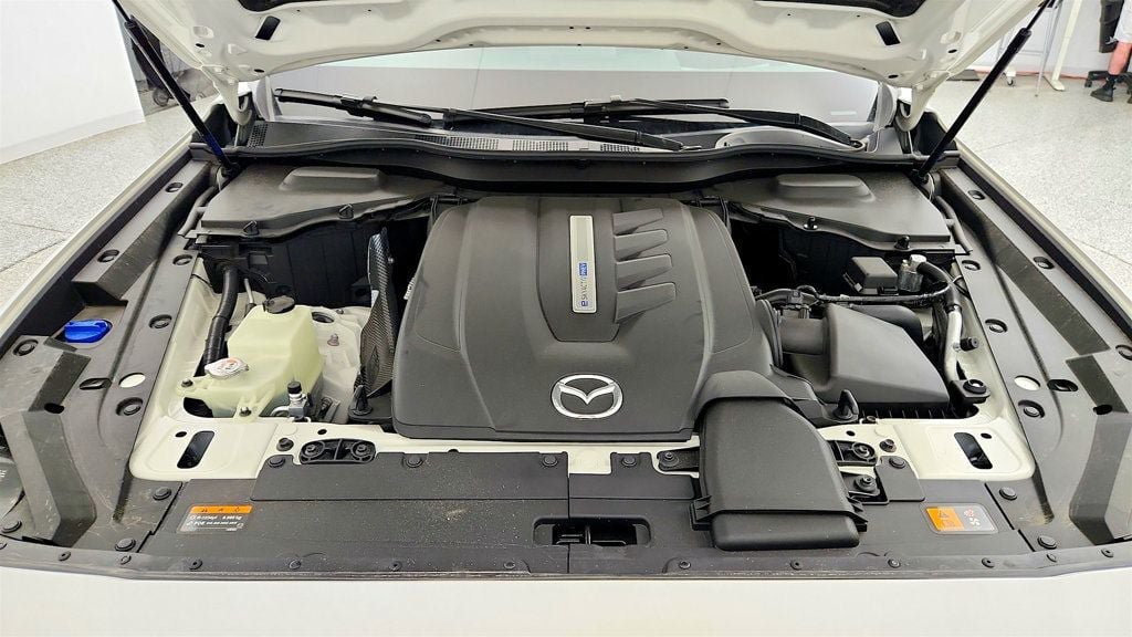 Used 2025 MAZDA CX-90 Plug-In Hybrid w/Premium Sport AWD/4WD image 28