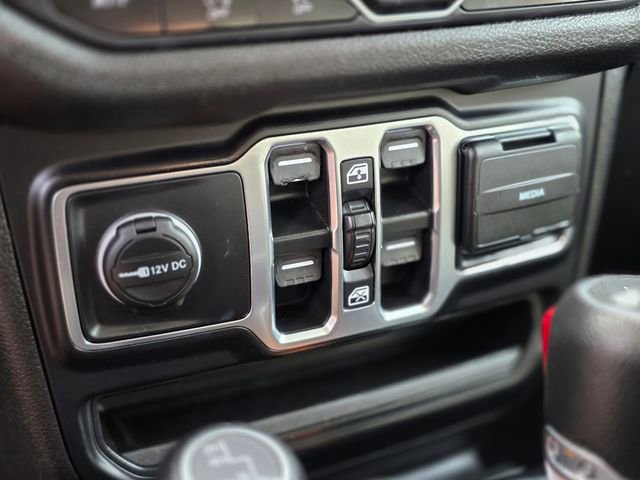 Used 2024 Jeep Wrangler Sport S image 31