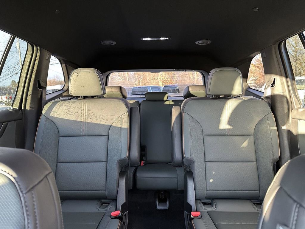 New 2026 GMC Acadia AT4 w/ LPO, Floor Liner Package AWD/4WD image 19