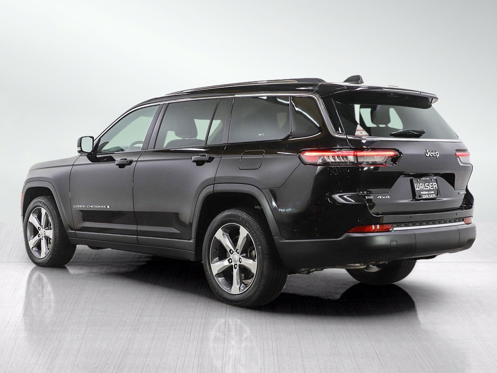 Used 2021 Jeep Grand Cherokee L Limited AWD/4WD image 3