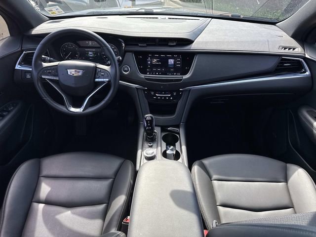 Used 2025 Cadillac XT6 Luxury image 18