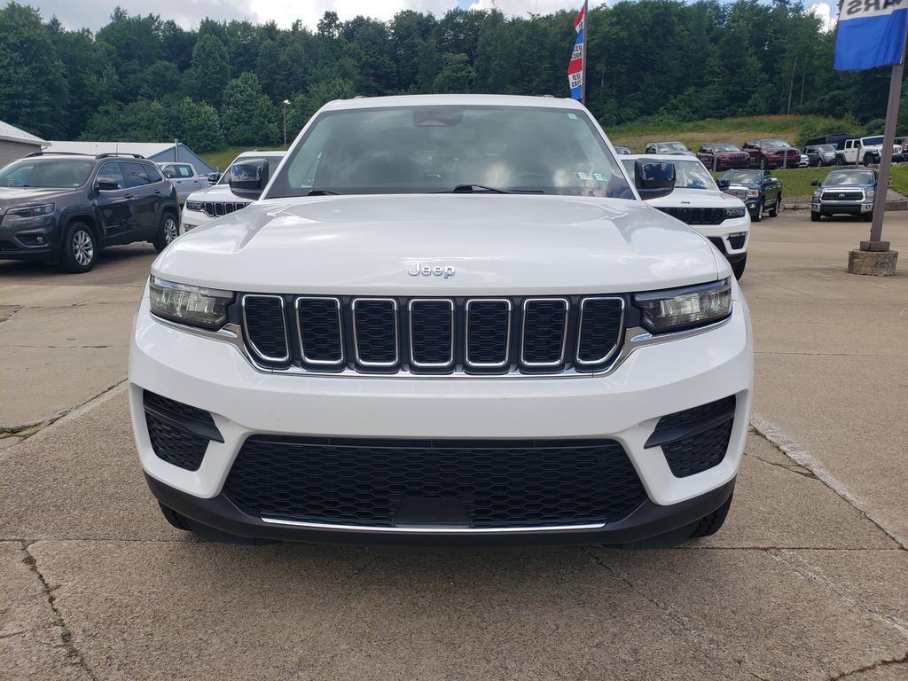Certified 2023 Jeep Grand Cherokee Laredo w/ Luxury Tech Group I AWD/4WD image 9