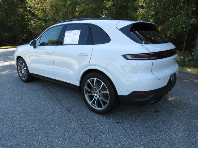 Certified 2025 Porsche Cayenne S AWD/4WD image 3