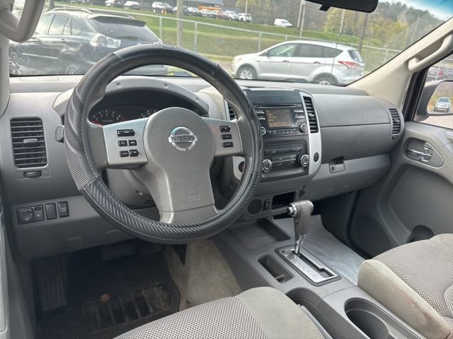 Used 2014 Nissan Frontier SV image 12