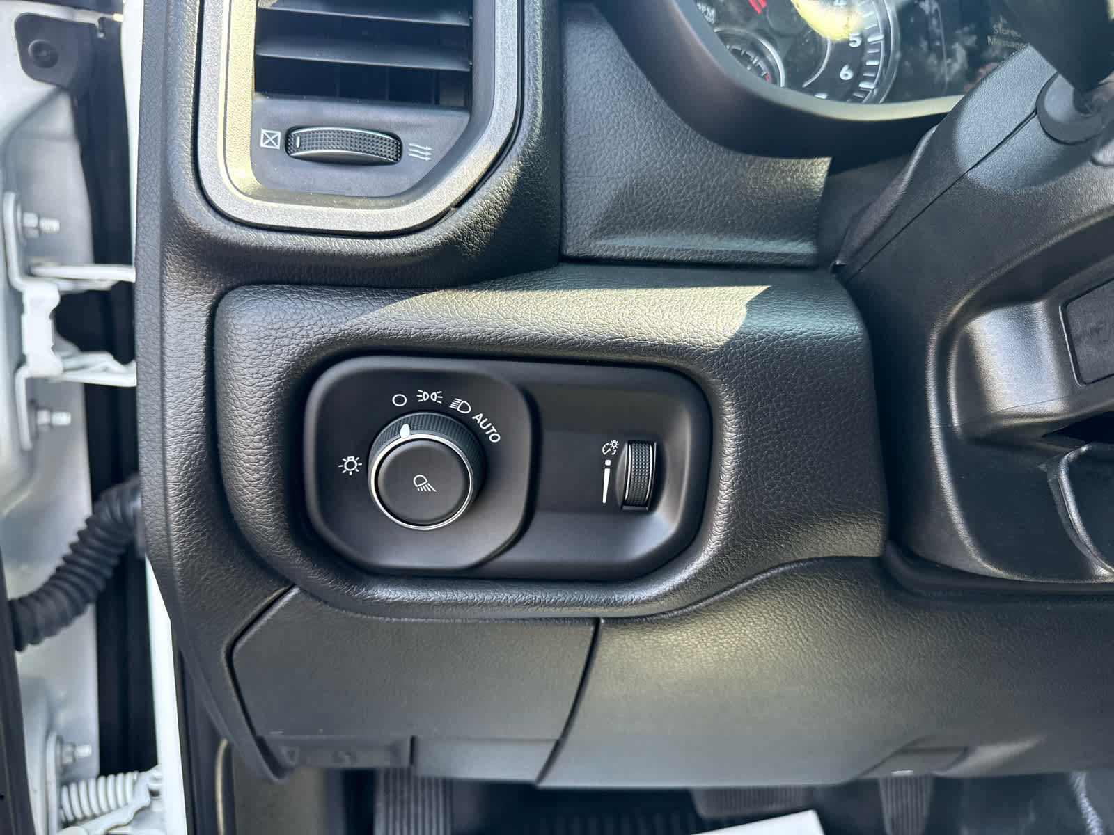 Used 2023 RAM 2500 Tradesman w/ Chrome Appearance Group AWD/4WD image 16