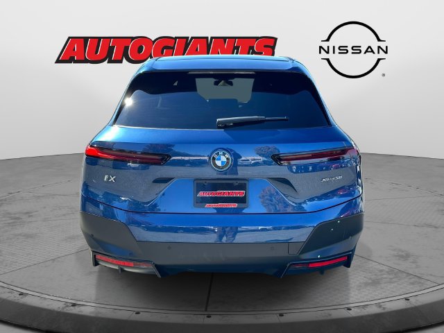Used 2024 BMW iX xDrive50 w/ Premium Package AWD/4WD image 4