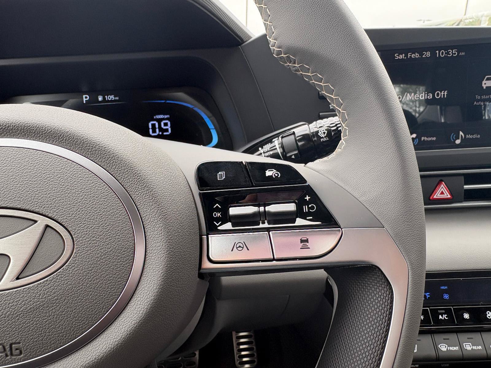 New 2025 Hyundai Elantra Sport FWD image 35