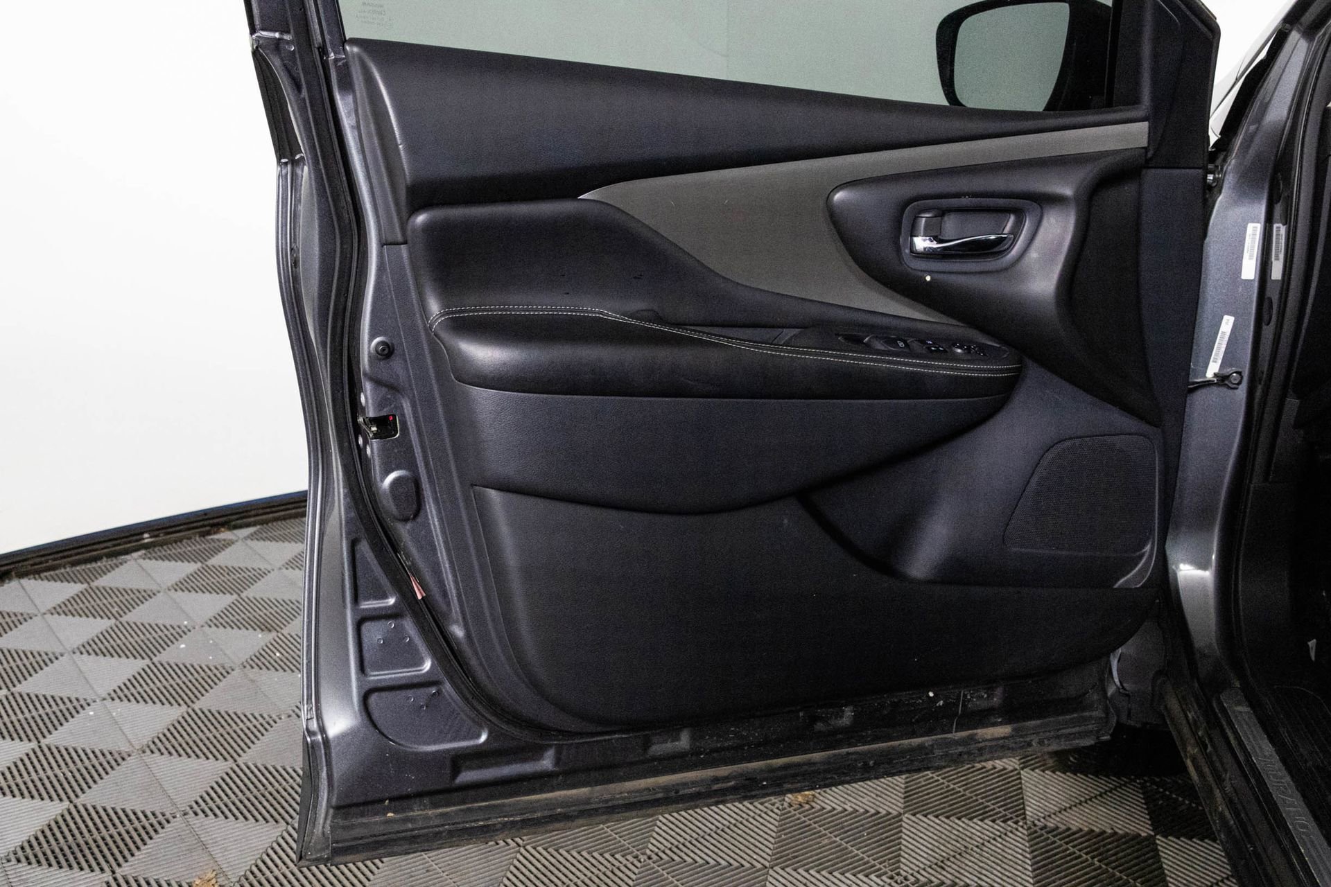 Used 2019 Nissan Murano S image 31