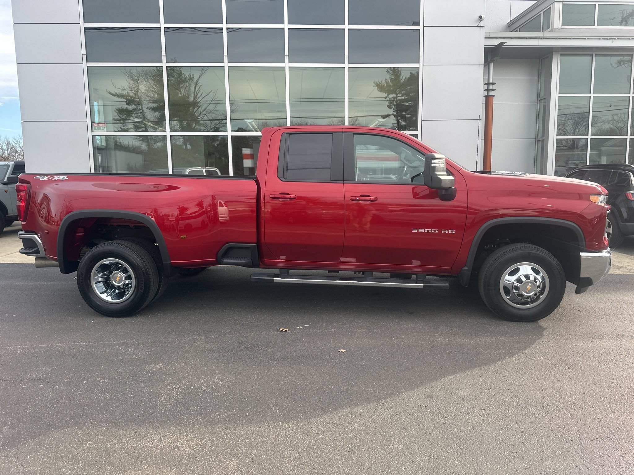 Used 2024 Chevrolet Silverado 3500 LT w/ Convenience Package AWD/4WD video 2
