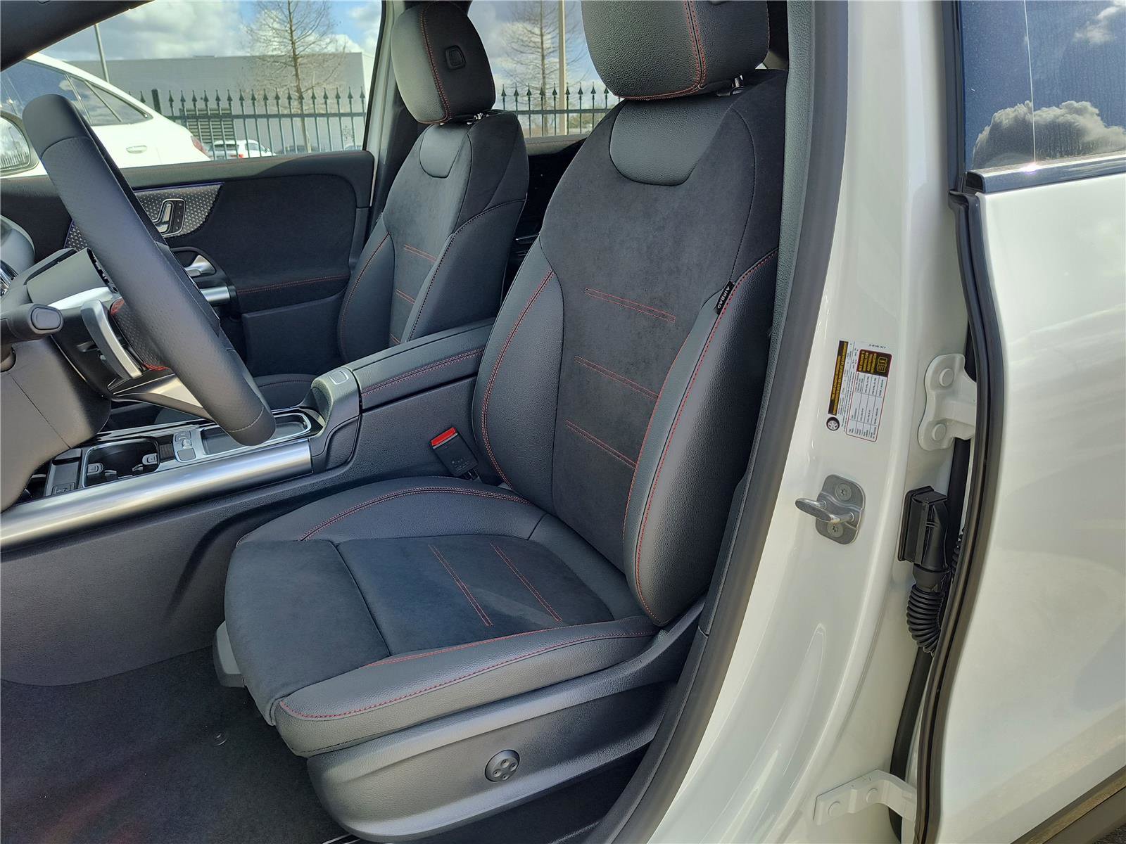 New 2025 Mercedes-Benz GLA 250 image 6