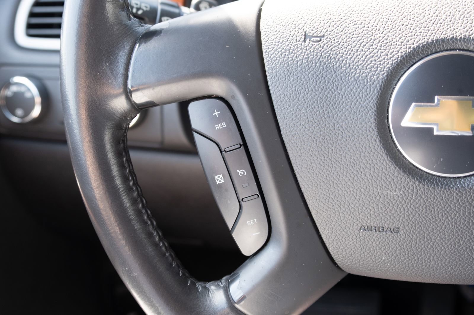 Used 2008 Chevrolet Suburban 2500 LT w/ LT Preferred Equipment Group AWD/4WD image 6