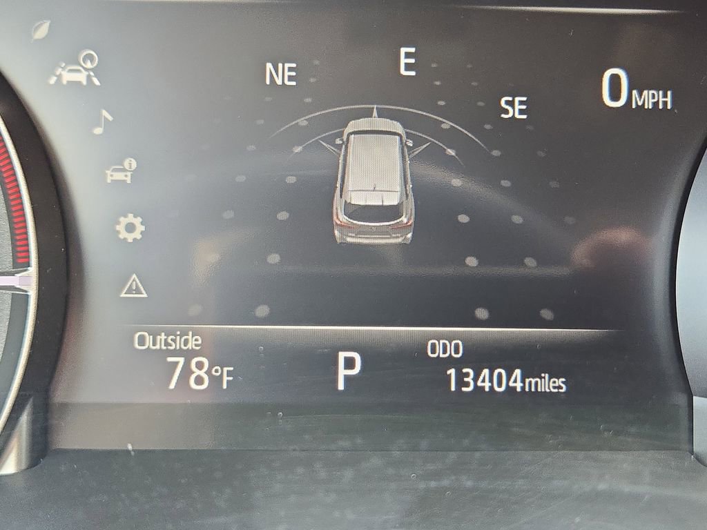 Used 2024 Toyota Highlander LE image 24