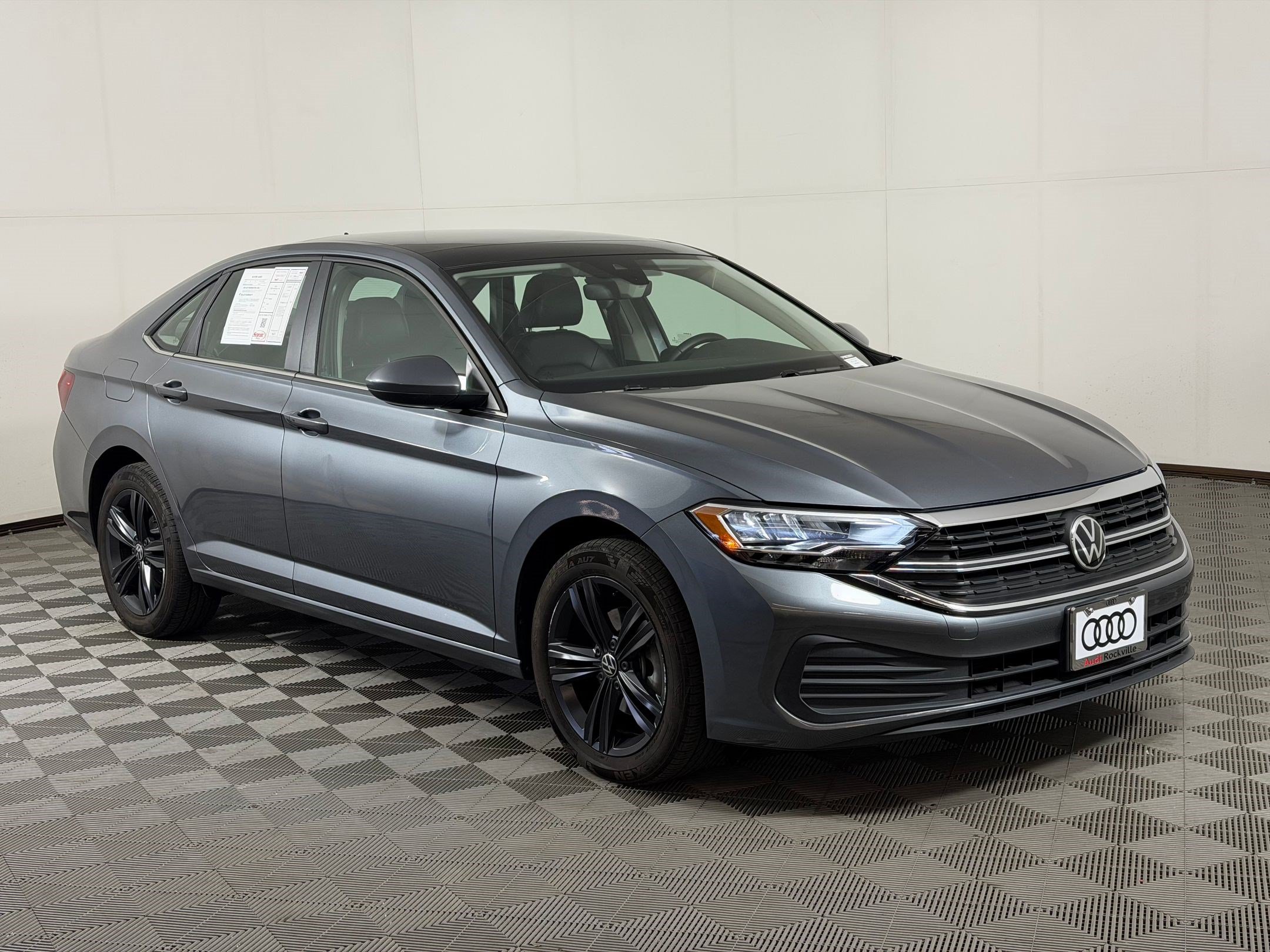 Used 2023 Volkswagen Jetta SE FWD image 7
