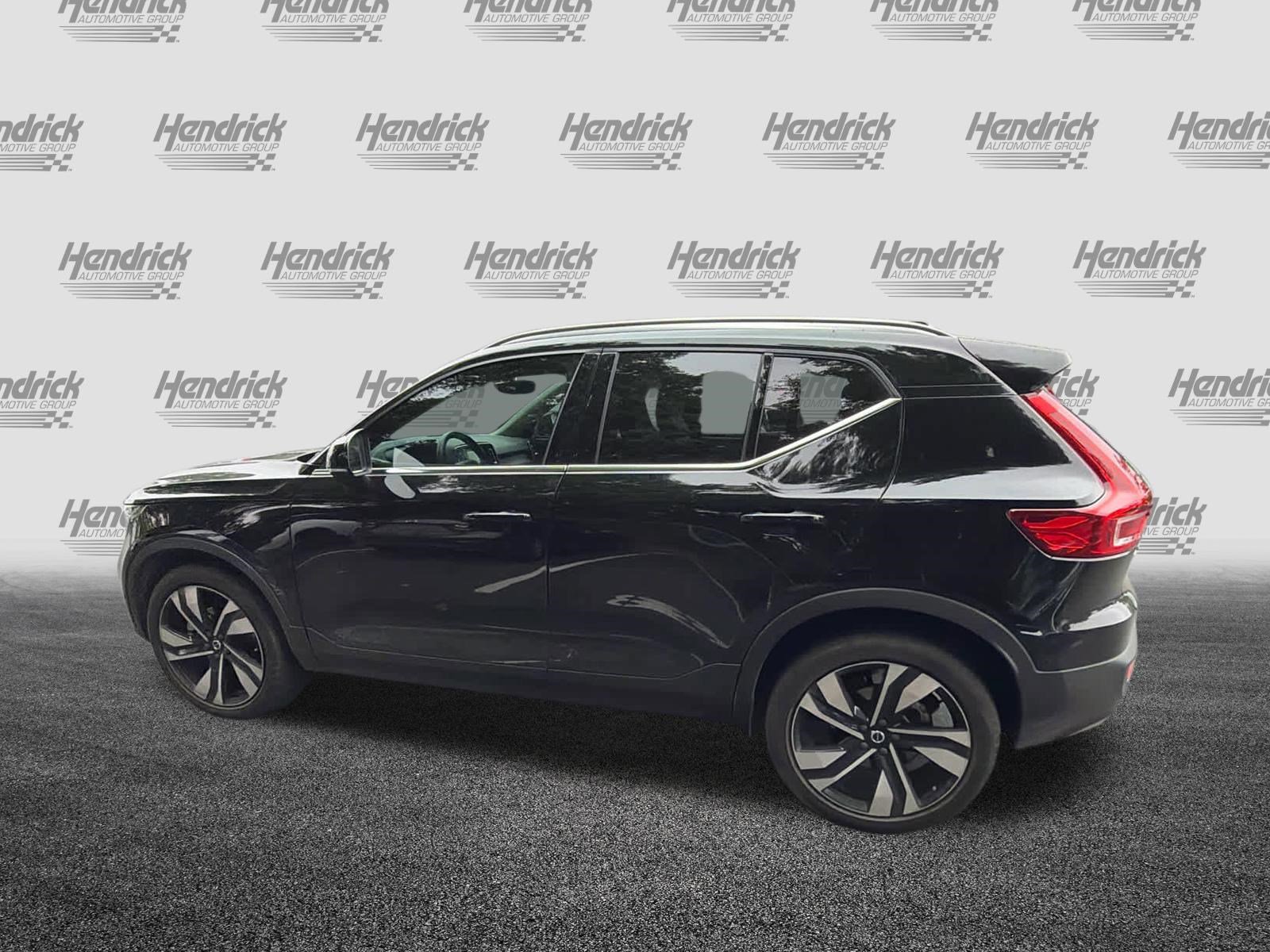 Certified 2023 Volvo XC40 B5 Plus w/ Protection Package Premier AWD/4WD image 11