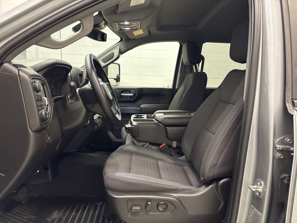 Used 2024 Chevrolet Silverado 2500 Custom w/ Custom Value Package image 18