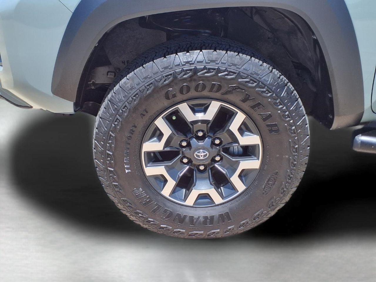 Used 2023 Toyota Tacoma TRD Off-Road AWD/4WD image 9