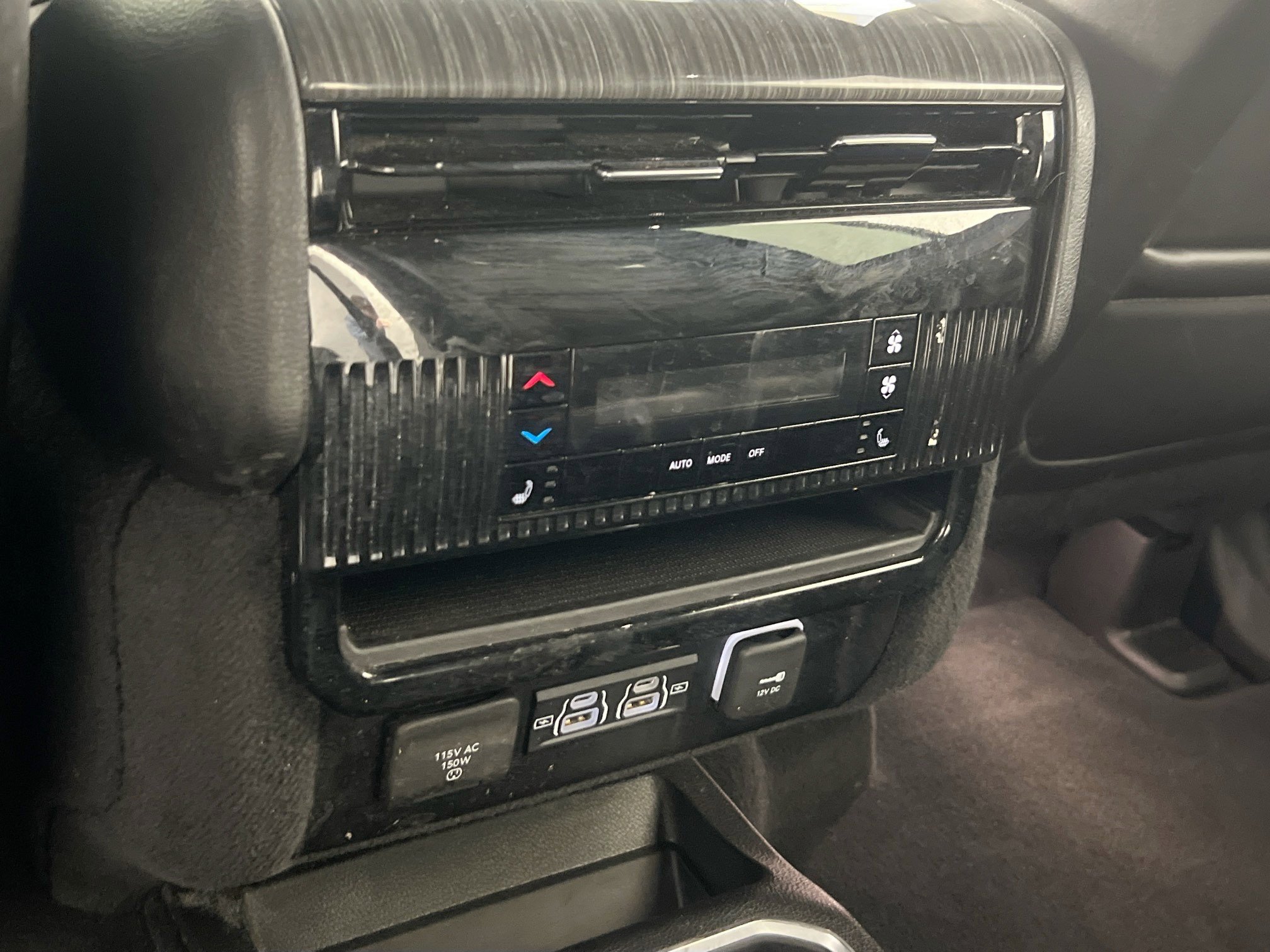 Used 2022 Jeep Wagoneer Series III w/ Rear Seat Video Group 1 image 27