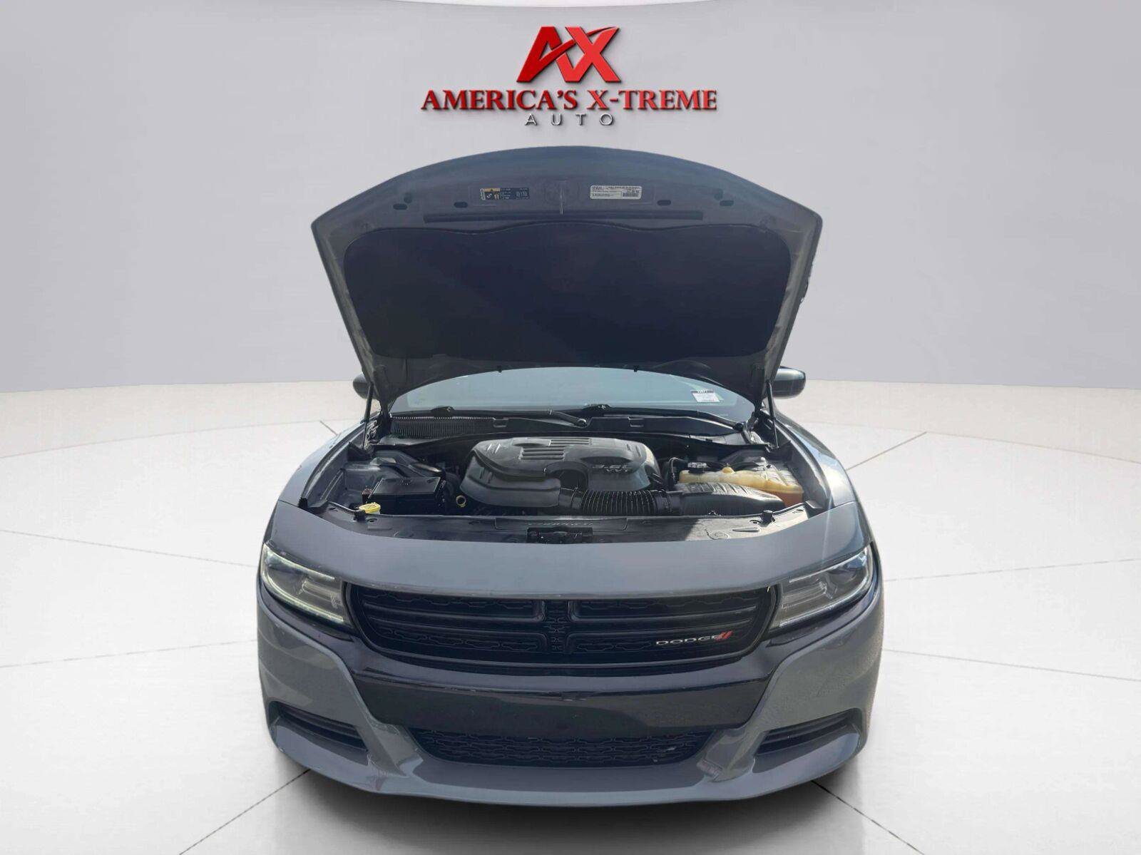 Used 2018 Dodge Charger SXT RWD image 48