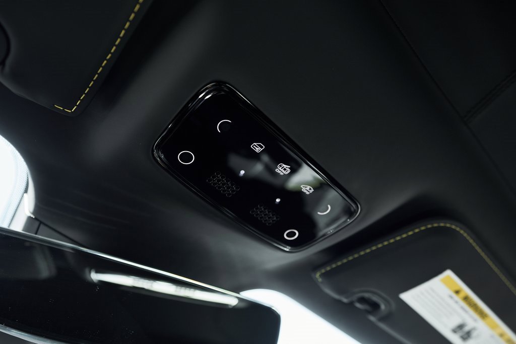 Used 2023 Ferrari SF90 Stradale image 75