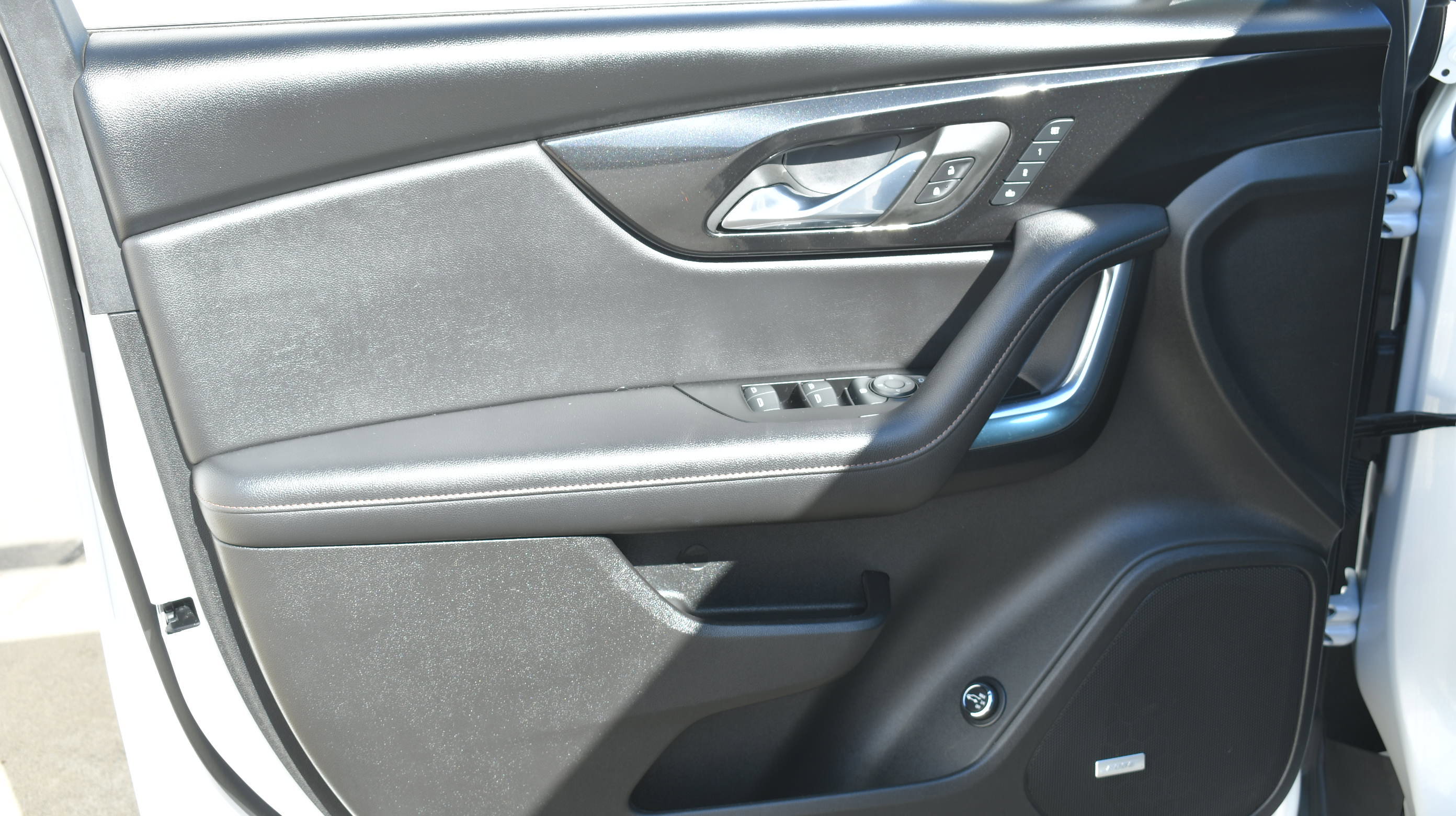 Used 2023 Chevrolet Blazer Premier w/ Driver Confidence II Package FWD image 12