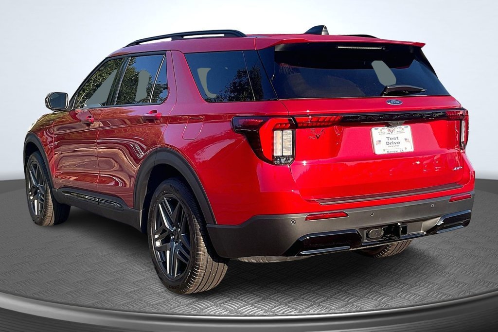 New 2026 Ford Explorer ST-Line w/ ST-Line Street Pack AWD/4WD image 3