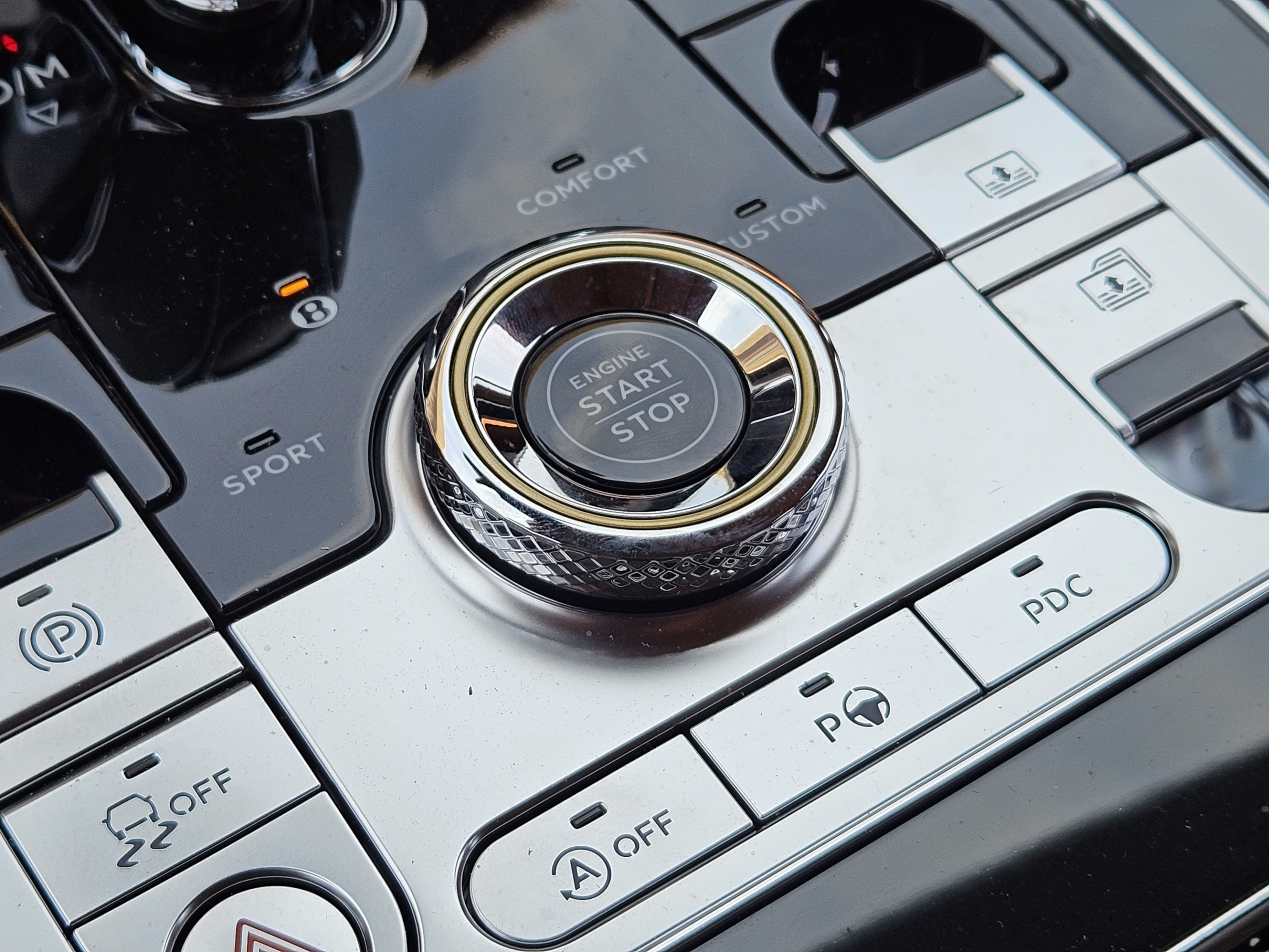 Used 2022 Bentley Flying Spur V8 AWD/4WD image 23