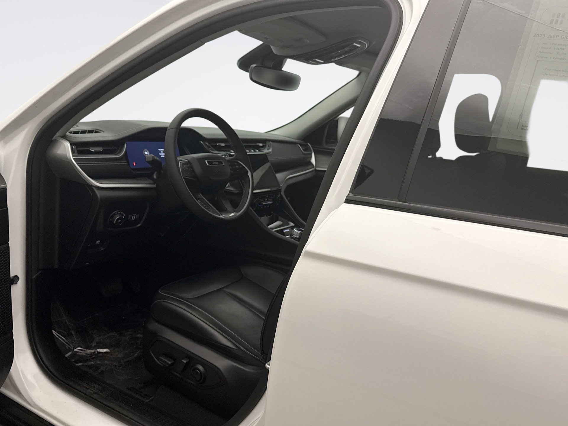 Used 2023 Jeep Grand Cherokee Limited AWD/4WD image 10